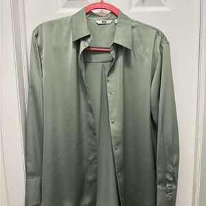 Uniqlo Women’s Silky Green Button Down